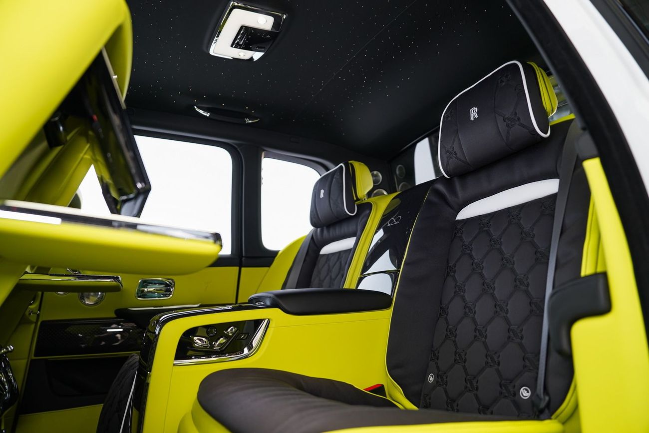 Rolls-Royce Cullinan BLACK BADGE DUALITY SEATS