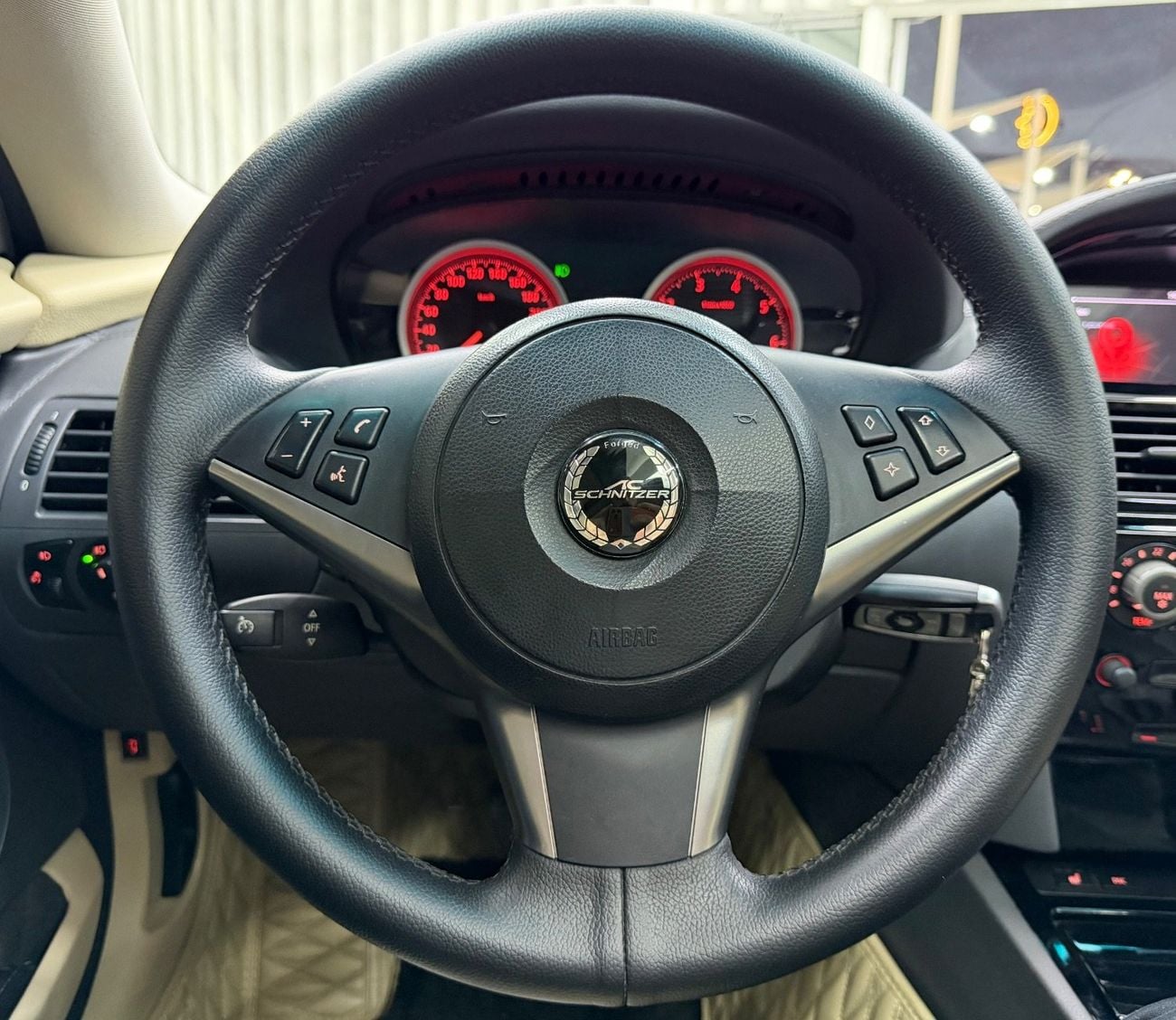 بي أم دبليو 645i Perfect condition .. V8 ..