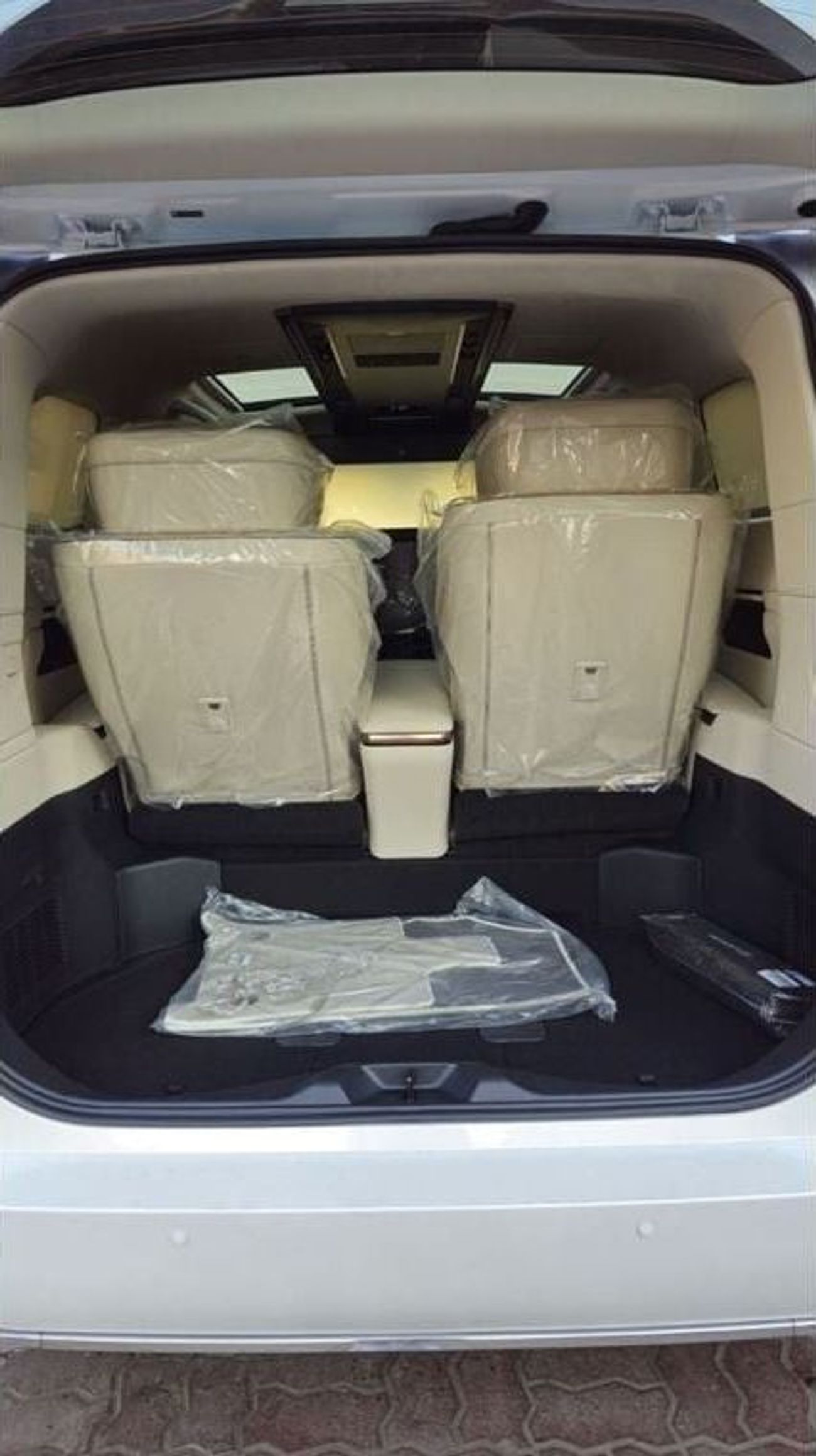 Lexus LM 350h Lexus LM 350h 2.5L