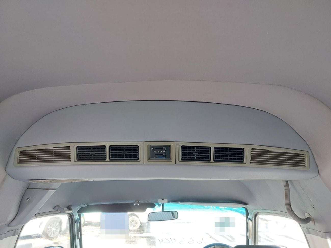 تويوتا هاياس TOYOTA HIACE VAN RHD 2004 MODEL 2.4 L PETROL MANUAL(PM13814)