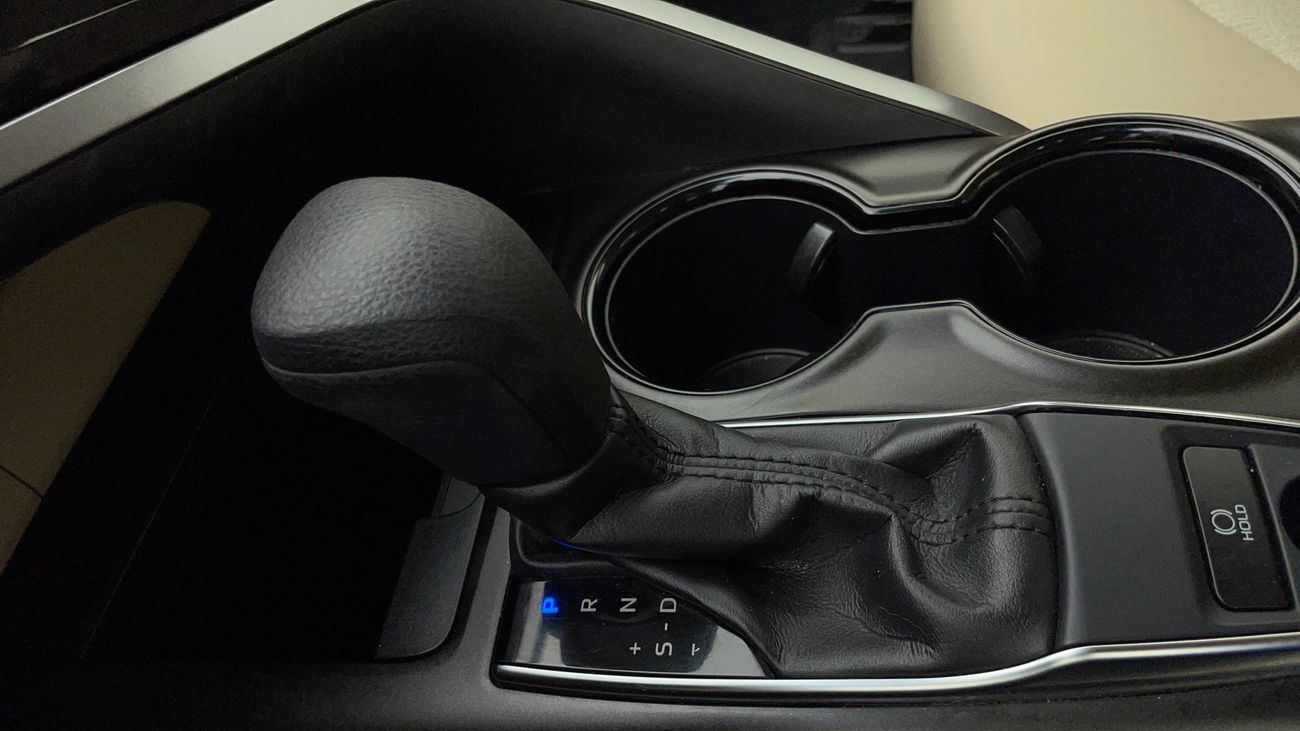 تويوتا كامري S 2.5 | بدون دفعة مقدمة | اختبار القيادة في المنزل