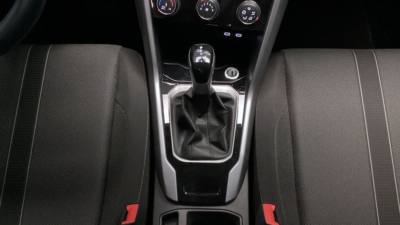 فولكس واجن T ROC Life | شامل الضمان | 0 ﺪﻔﻋﺓ ﺃﻮﻟﻯ