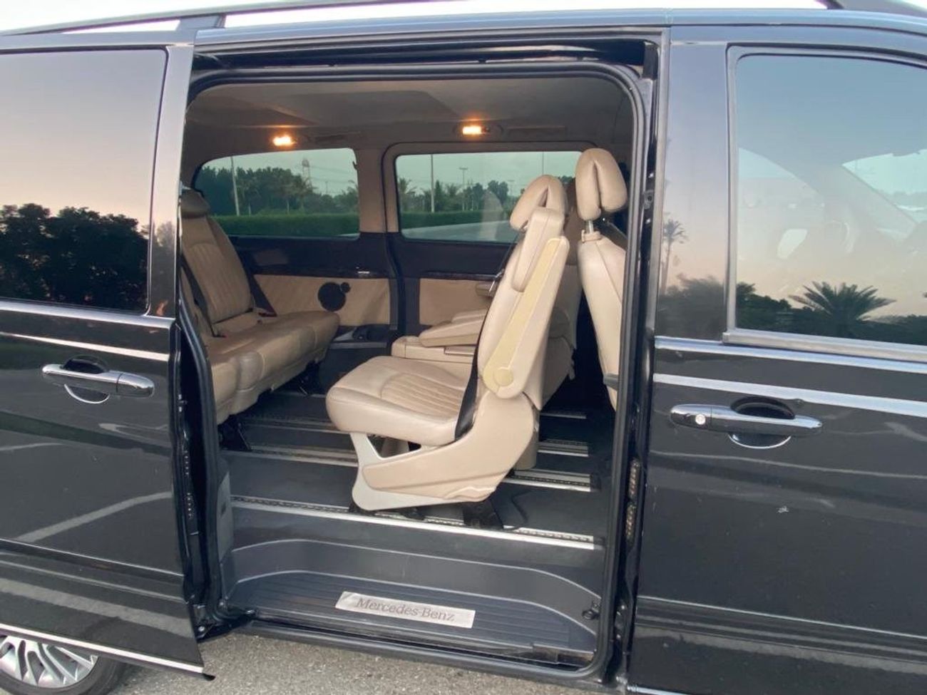 Mercedes-Benz Viano MERCEDES VIANO 2015 GCC V6 3.5L PERFECT CONDITION - ACCIDENT FREE