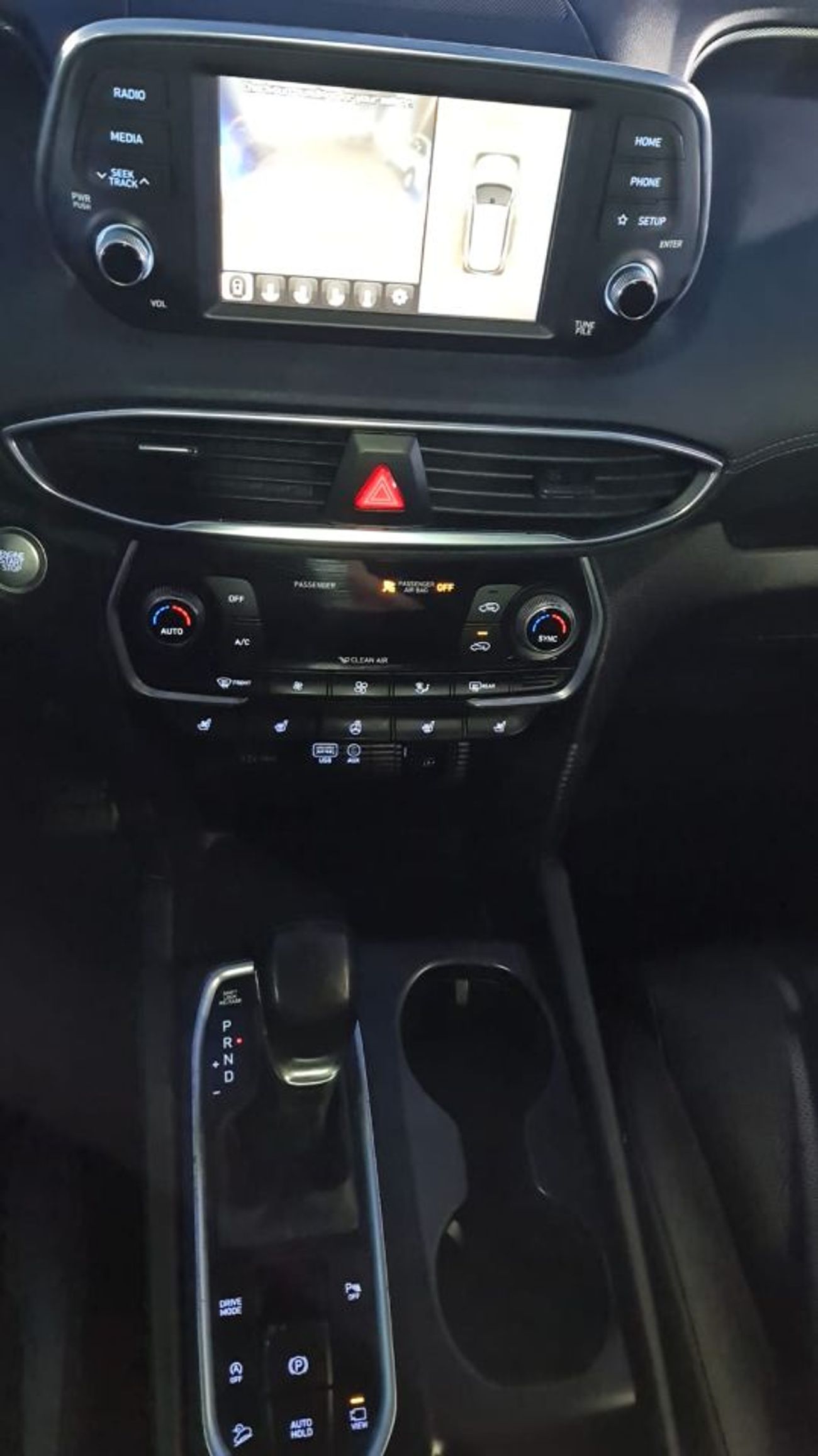 Hyundai Santa Fe the car is in excellent condition like new full full 2019 2.0 turbo there is a discount