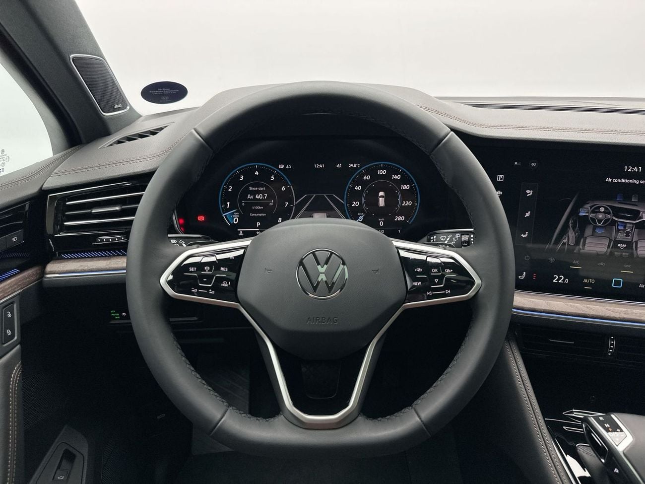 Volkswagen Touareg Touareg Elegance++ 3L | Ex-Demo Car | 4MOTION | Panoramic Sunroof | Varenna Leather | Head-Up Displa