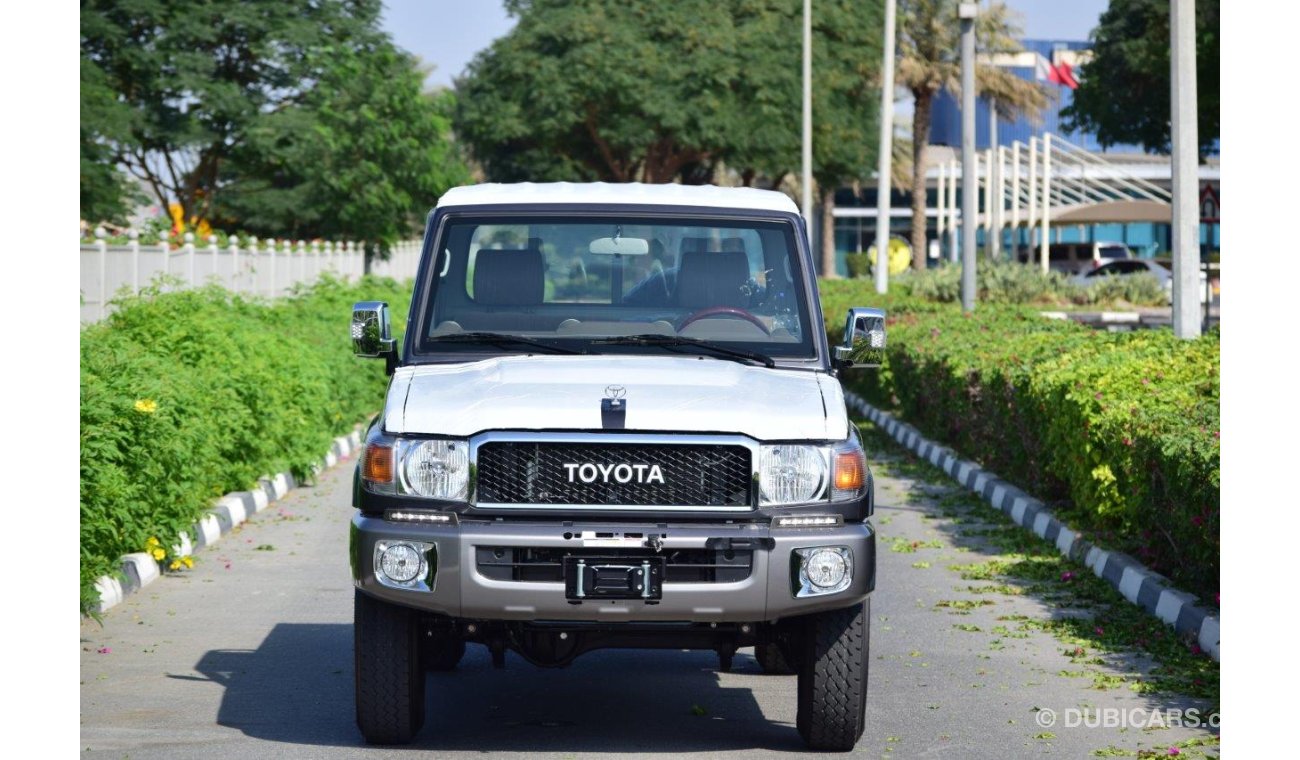 تويوتا لاند كروزر بيك آب 79 SINGLE CAB LX -E V6 4.0L PETROL 4WD M T