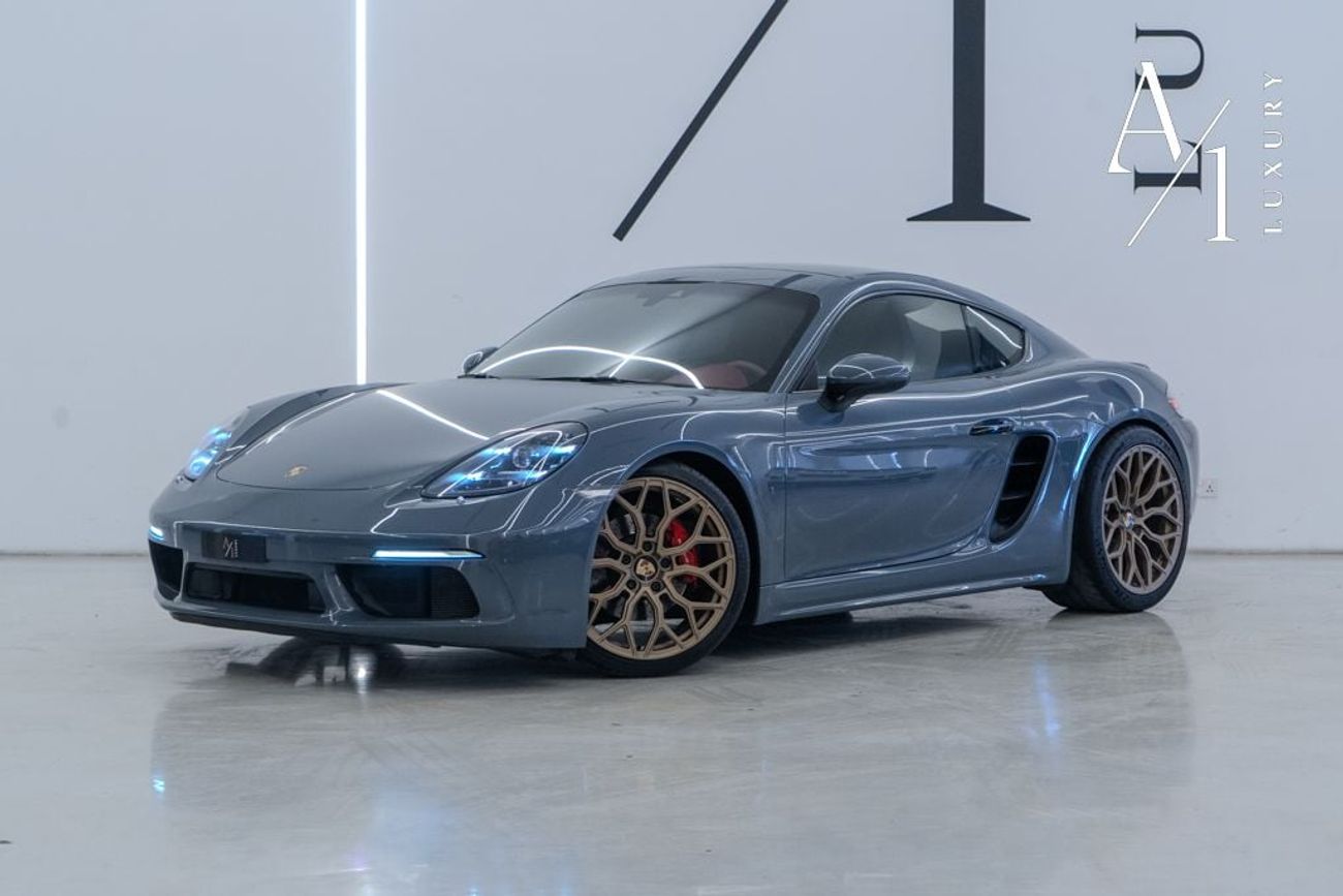 Porsche Cayman 2018 Porsche Cayman, Warranty, Full Service History, Carbon Fiber Package, Sport Chrono Package, GCC