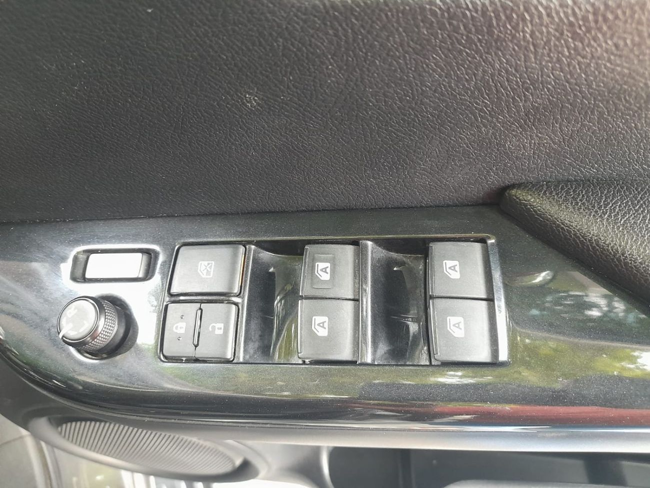 Toyota Hilux Right-Hand drive leather electric seats