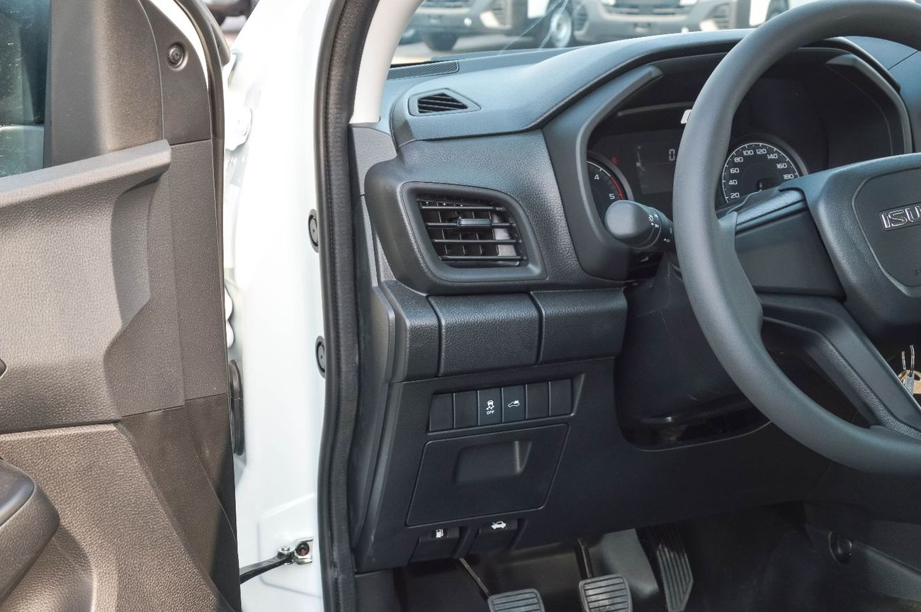 إيسوزو D ماكس ISUZU D-MAX RG CREW 1.9L DIESEL MT 4WD PICKUP 2026