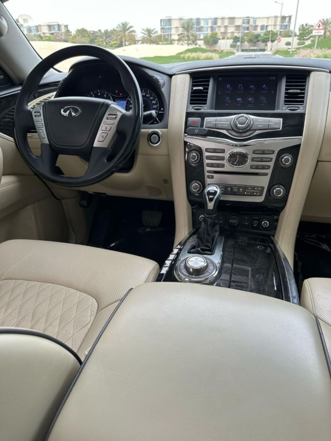 Infiniti QX80 Standard 5.6L