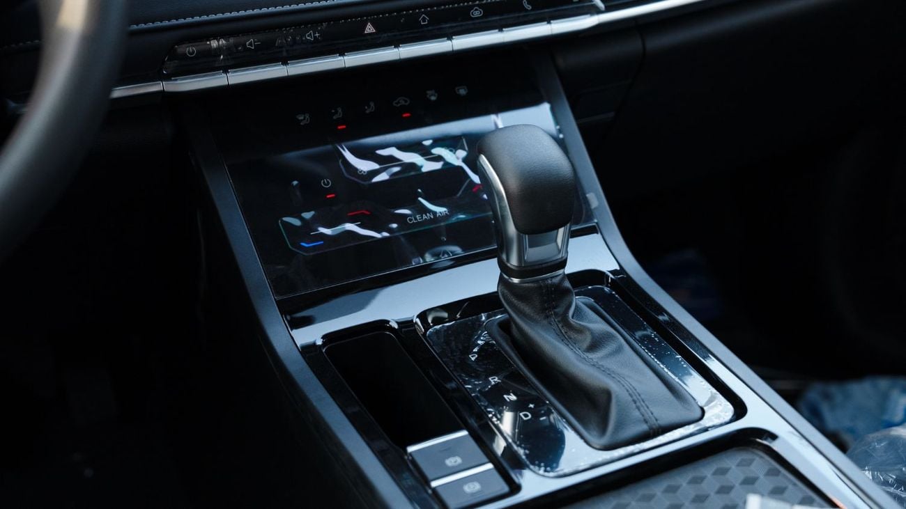 شيري تيجو 4 برو Comfort 1.5L - Grey Inside Black