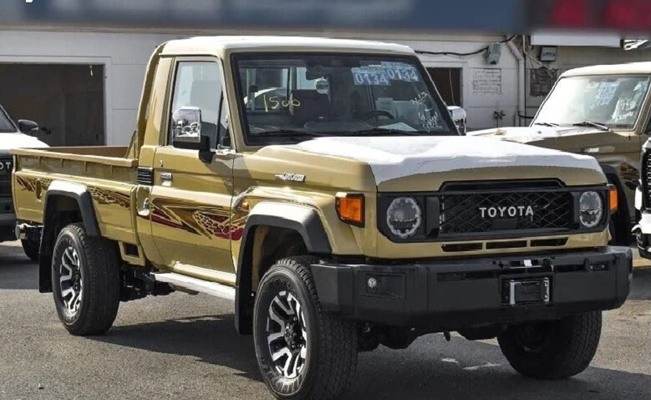 تويوتا لاند كروزر بيك آب SINGLE CAB 4.0L V6 4WD A/T GAS BEIGE S.ARABIA