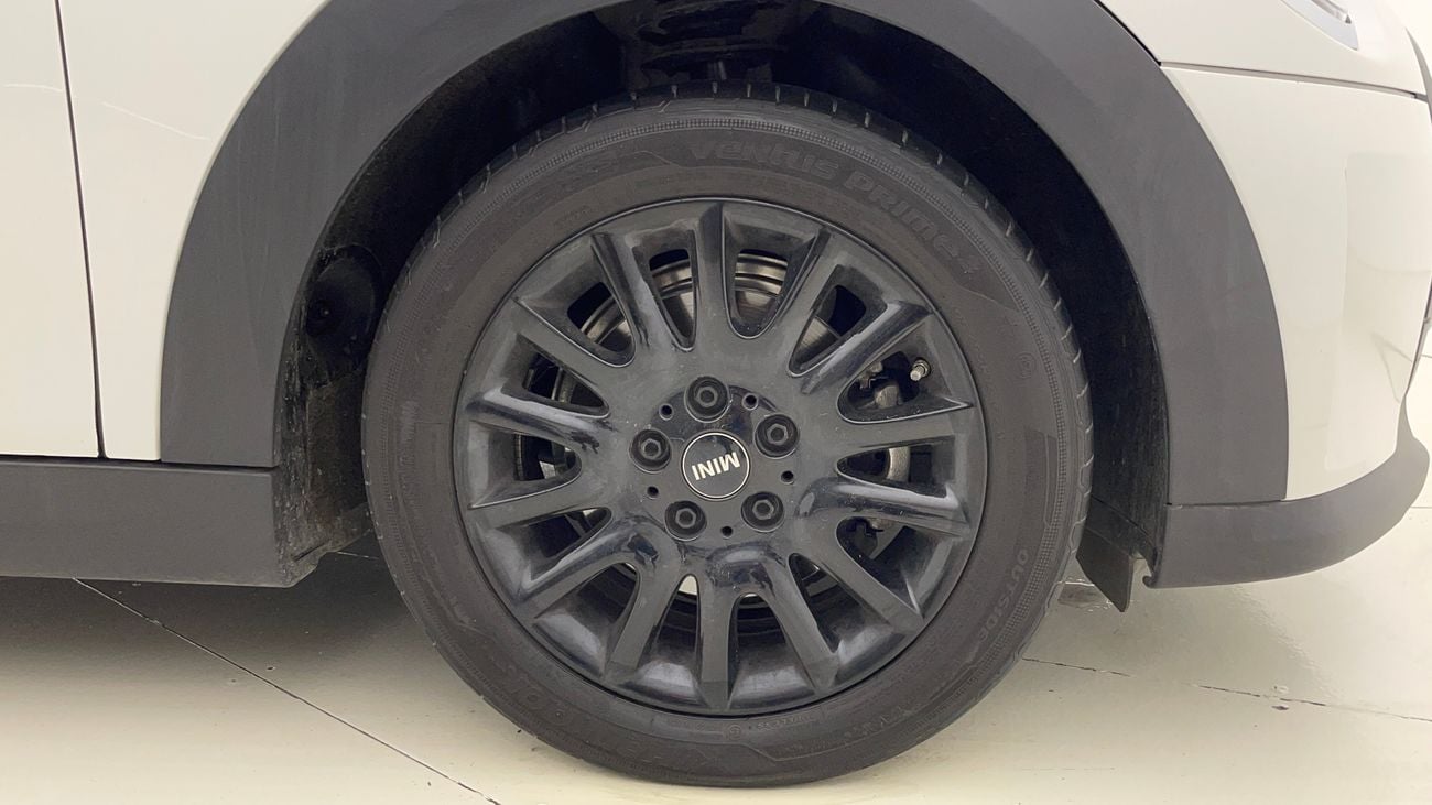 Mini Cooper Std 1.6L STD 1.5 | Zero Down Payment | Home Test Drive