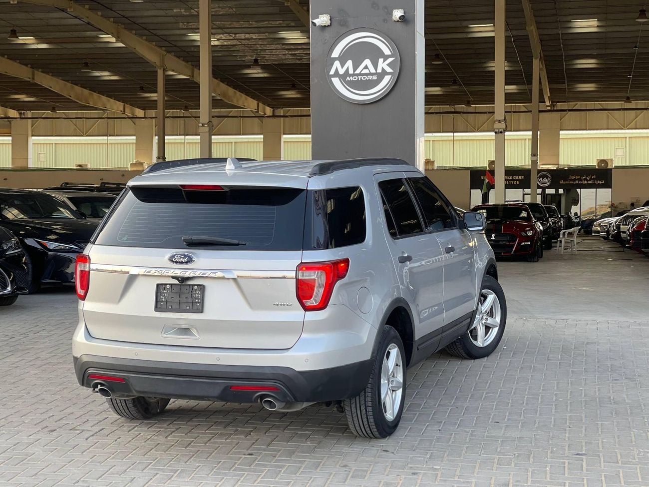 Ford Explorer BASE GCC / 4x4 / 7 SEATERS / DRIVE MODES / LEATHER / RIMS / SUPER CLEAN