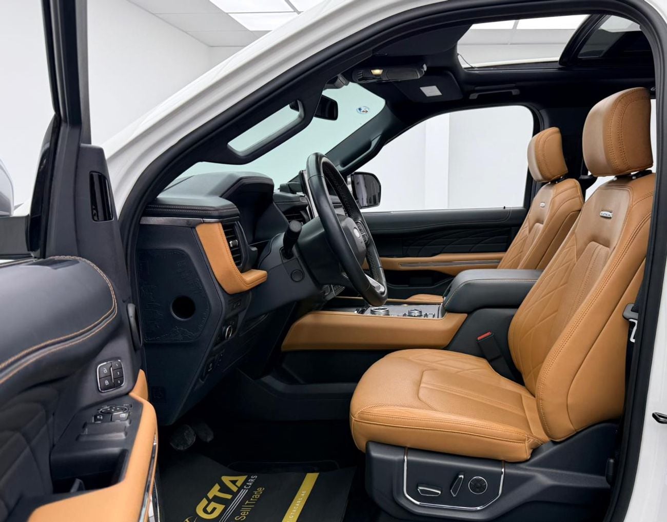 Ford Expedition 2024 Ford Expedition Platinum, 2030 Ford Warranty + Service Pack, Full Ford Service History, GCC