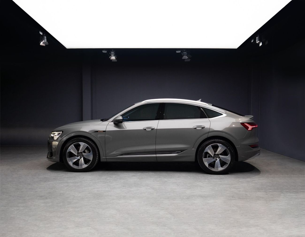 أودي إي ترون سبورتباك 50 Quattro S-Line