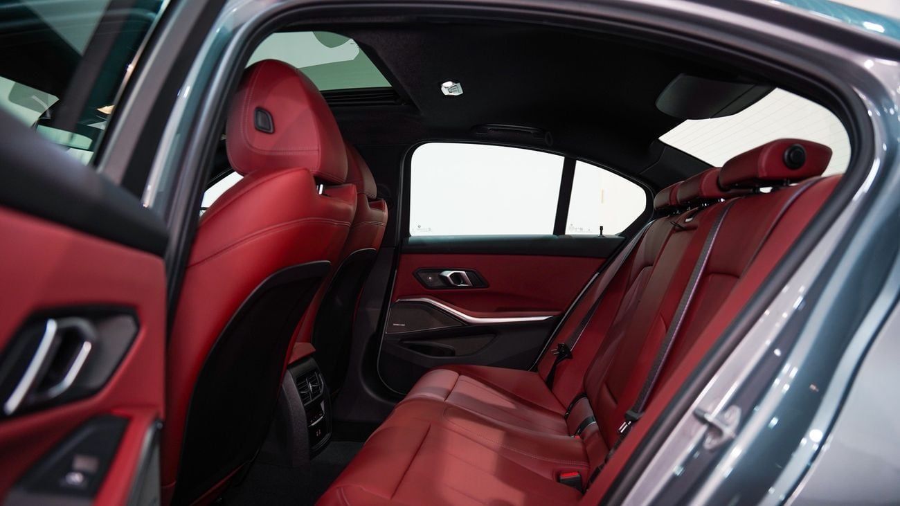 بي أم دبليو 330i