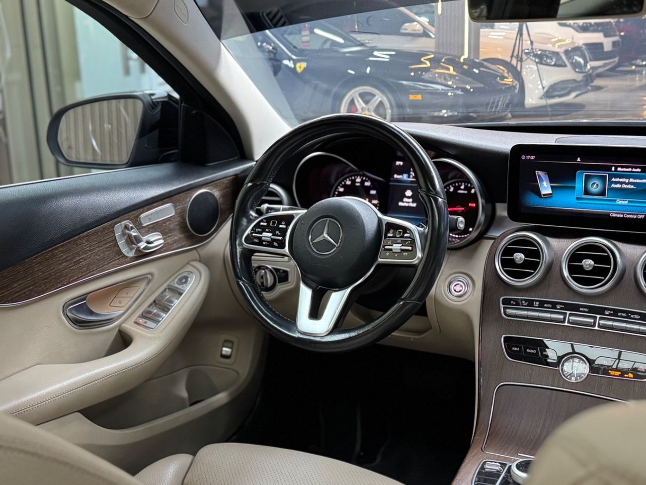 مرسيدس بنز C 300 Std 2.0L (241 HP)