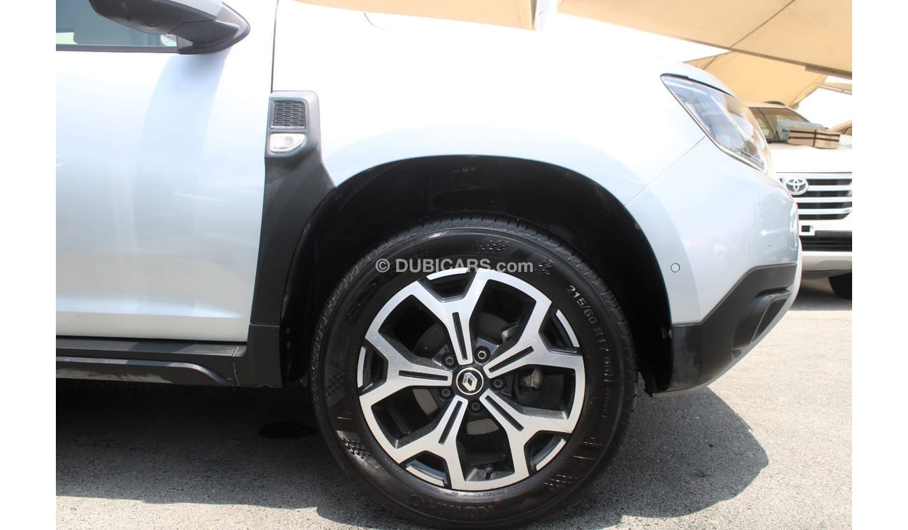 Renault Duster SE Plus ACCIDENTS FREE- GCC - ORIGINAL PAINT - ENGINE 1600 CC -  360 CAMERA - FULL OPTION