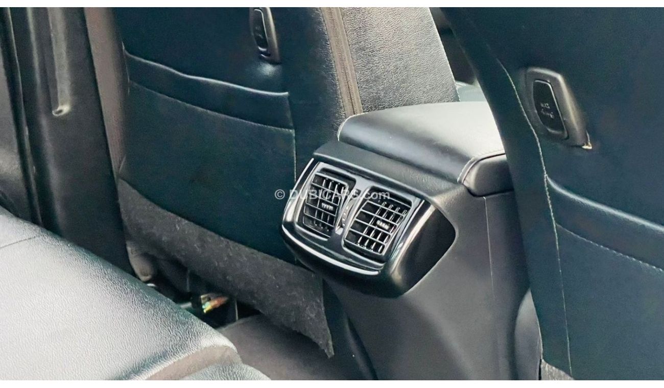 Toyota Hilux 2018 ROGUE 4X4 Diesel 2.8L | PREMIUM LEATHER ELECTRIC SEATS | PUSH START | BOOT COVER | GOOD CONDITI