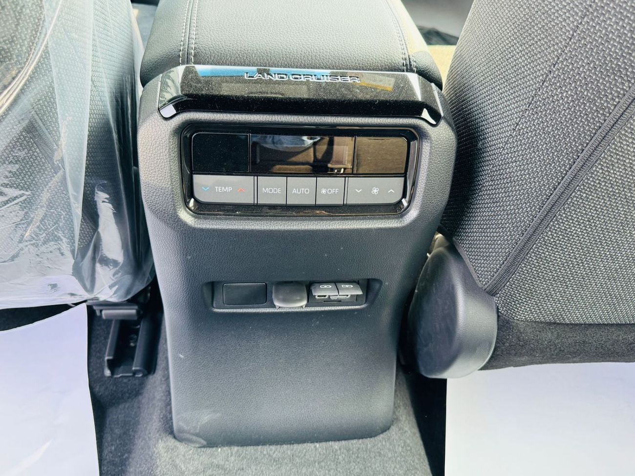 Toyota Prado TOYOTA PRADO 2.4L PTR GCC A/T B/O WHITE 2025