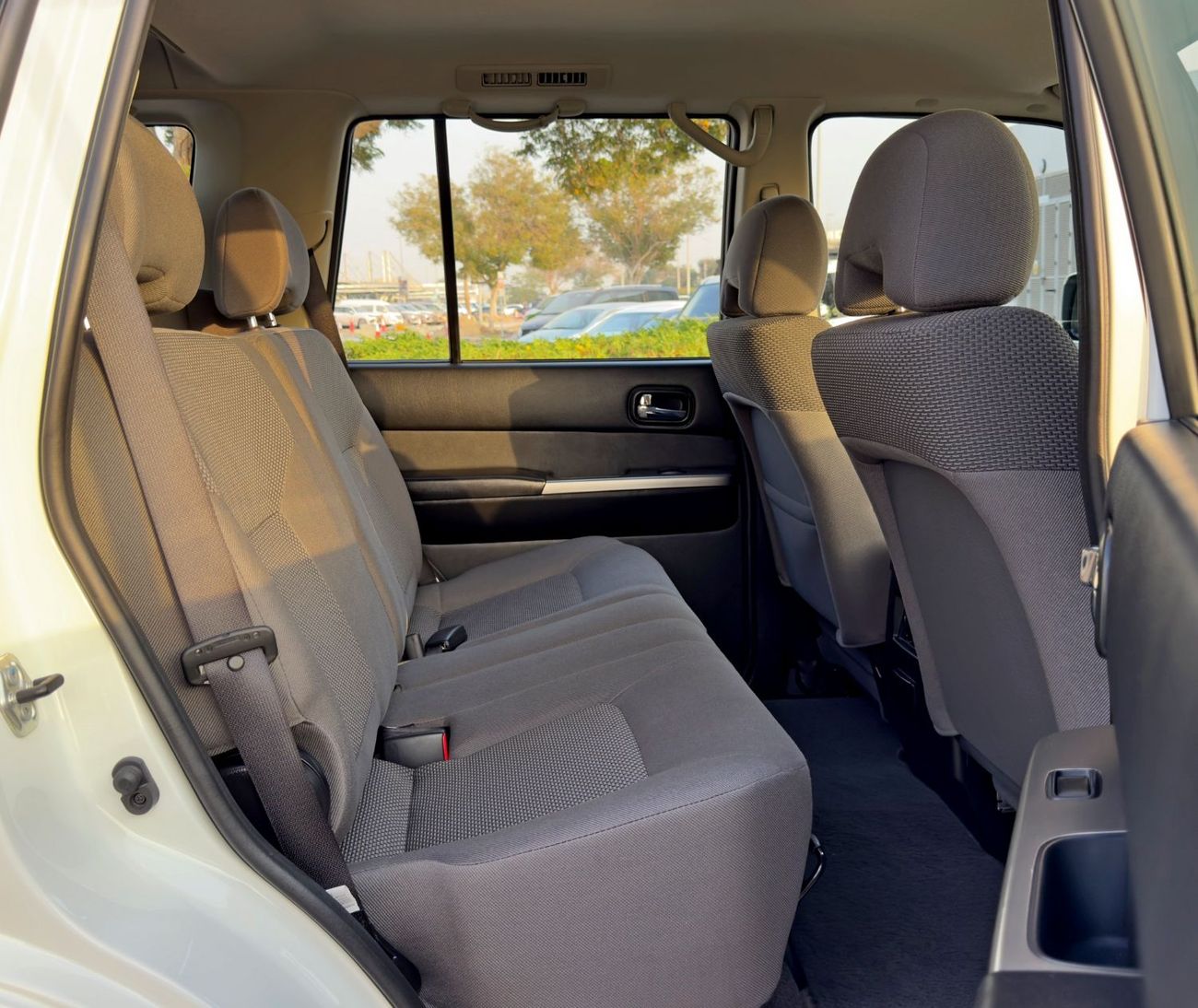 Nissan Patrol Safari GL 4.8L A/T (7 Seater)