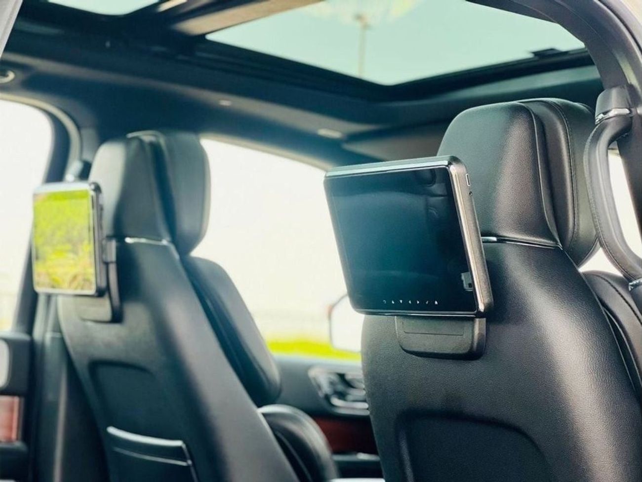 لينكولن نافيجاتور LINCOLN NAVIGATOR | RESERVE | GCC SPECS | YEAR 2019 |  SERVICE HISTORTY | FLEXIBLE DOWN PAYMENT EMI