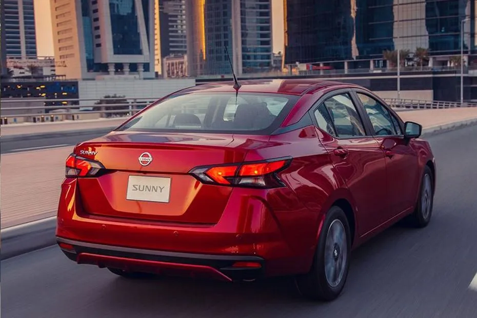 Nissan Sunny exterior - Rear Left Angled