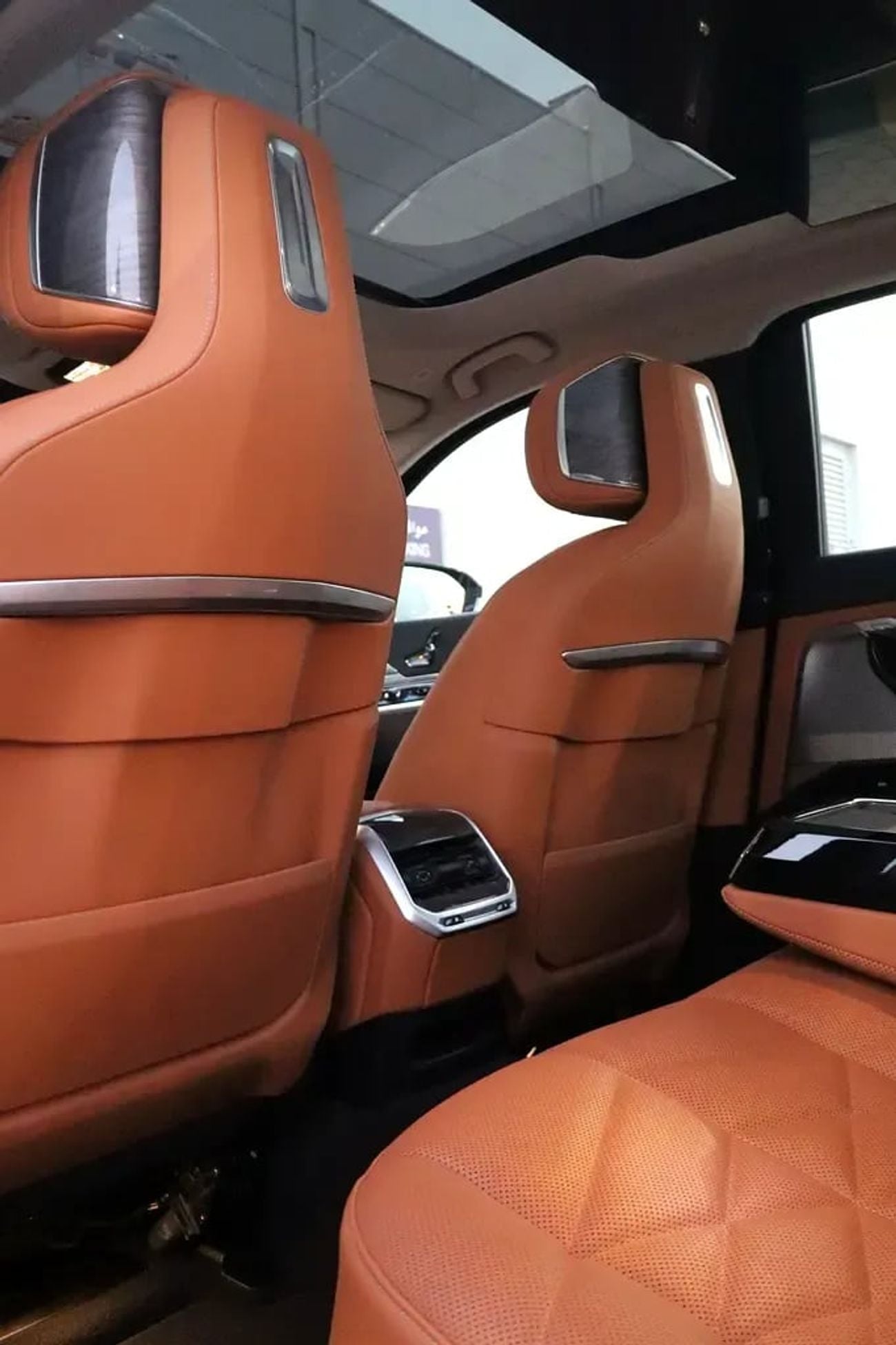 BMW 735i DESIGN PURE EXCELLENCE BMW 7 Series 735 2025 GCC specs
