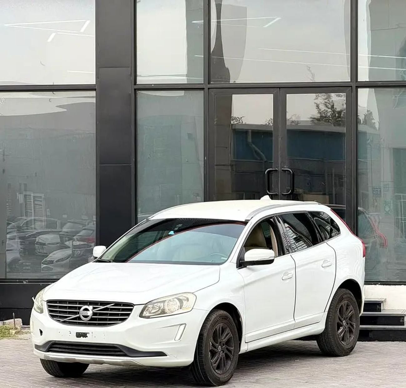 فولفو XC 60 Momentum 2.0L