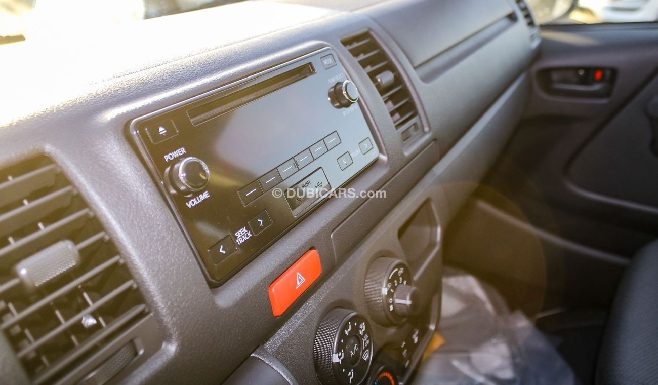 Toyota Hiace 2.7 L 15 SEATS LOW ROOF OLD FACE