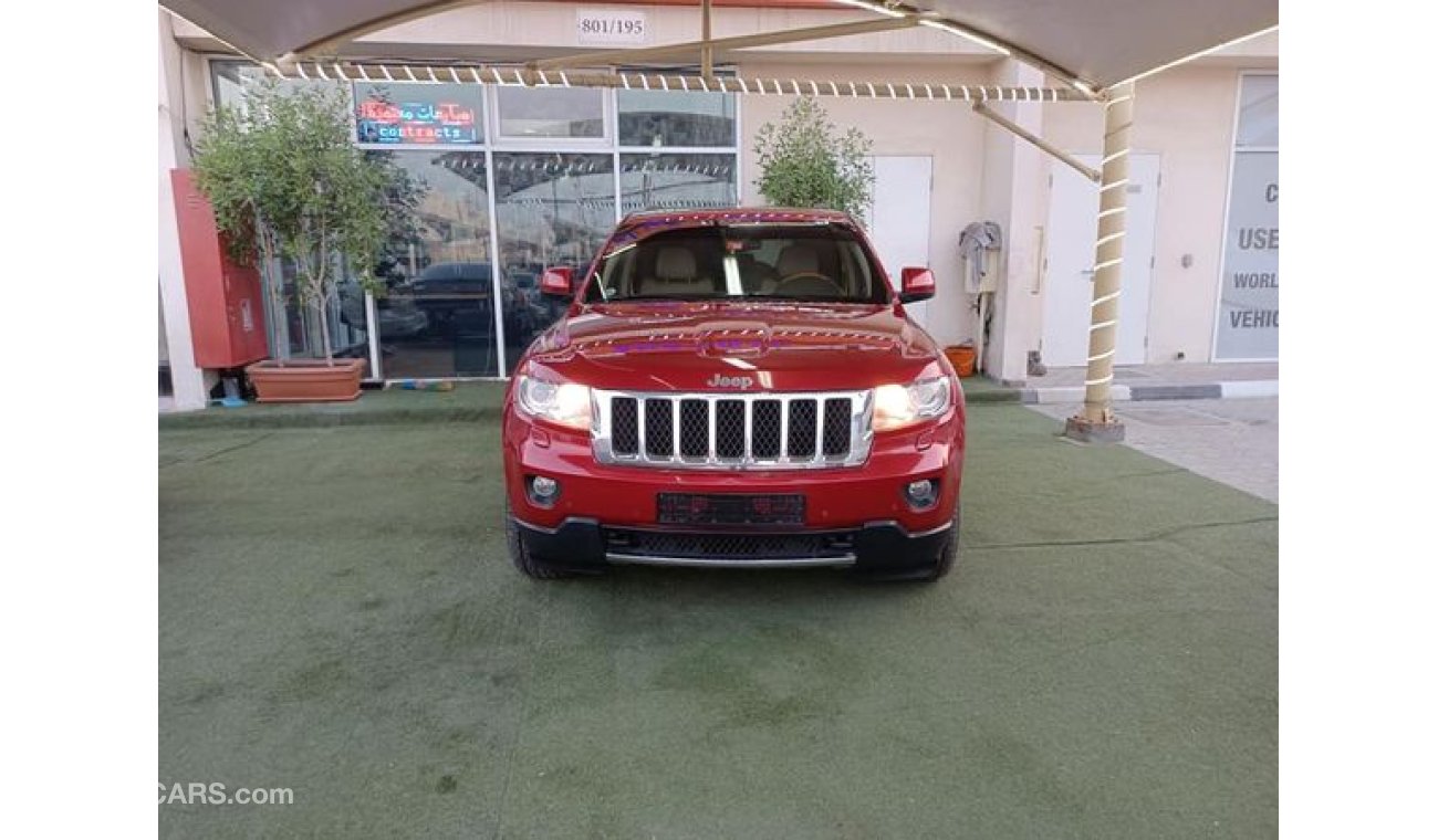 Jeep Cherokee 5.7 -GCC NO ANY TECHNICAL PROBLEM WARRANTY GEAR ENGINE CHASSIS -FULL OPTION -LOW MILEAGE
