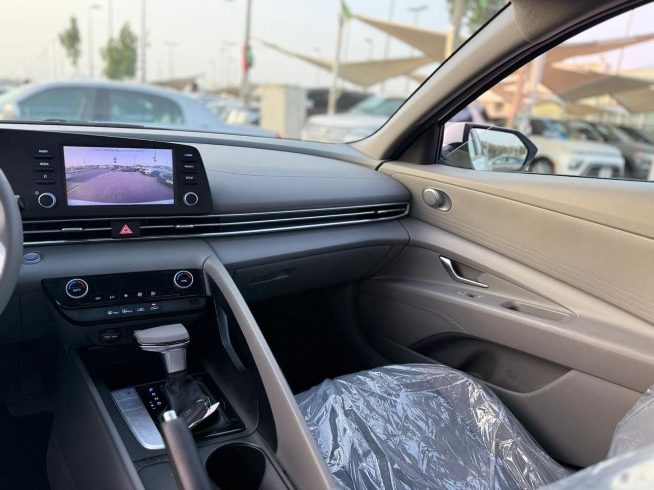Hyundai Elantra COMFORT VERY CLEAN CAR LOW MILEAGE