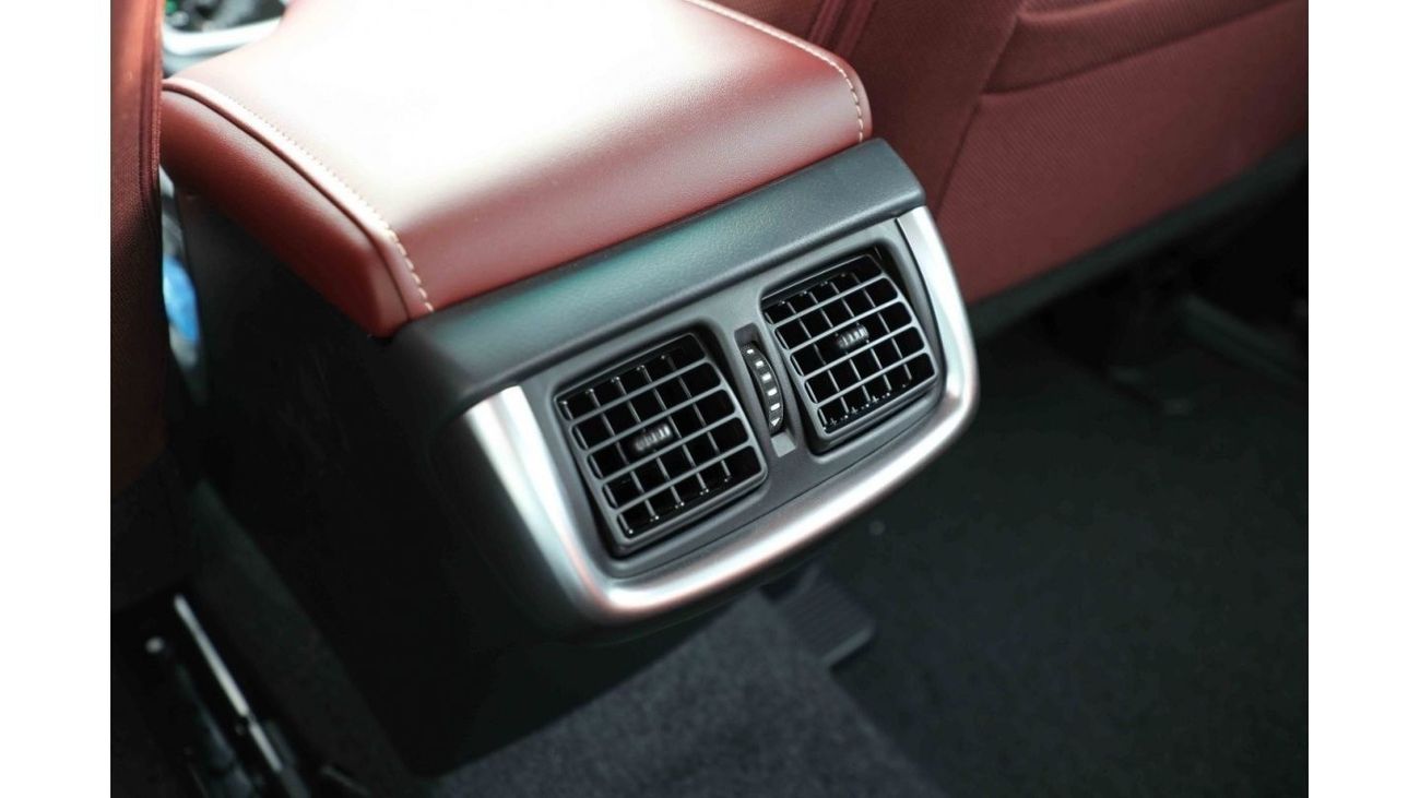 Toyota Hilux 2023 Toyota Hilux 4x4 DC 2.8 D AT SR5 - Grey inside Maroon | Export Only