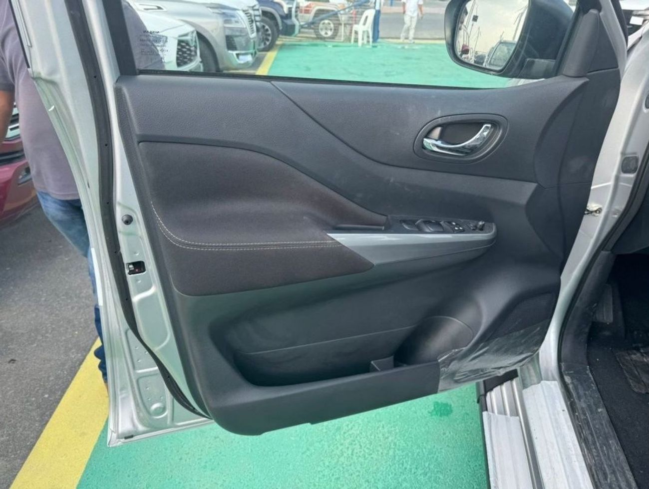 نيسان إكستيرا 2.5L PETROL TITANIUM 4WD 2023 GCC