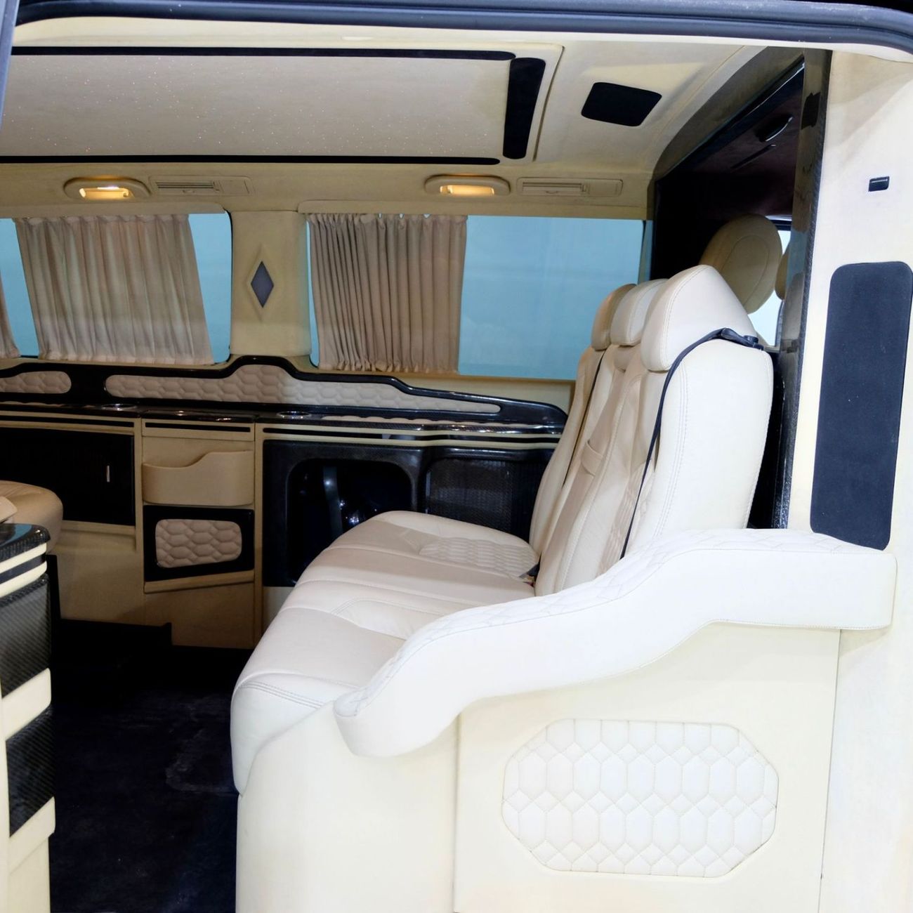 مرسيدس بنز فيتو Mercedes-Benz Vito Tourer 116 Bluetec 2015 – Black with VIP Seats Beige Interior