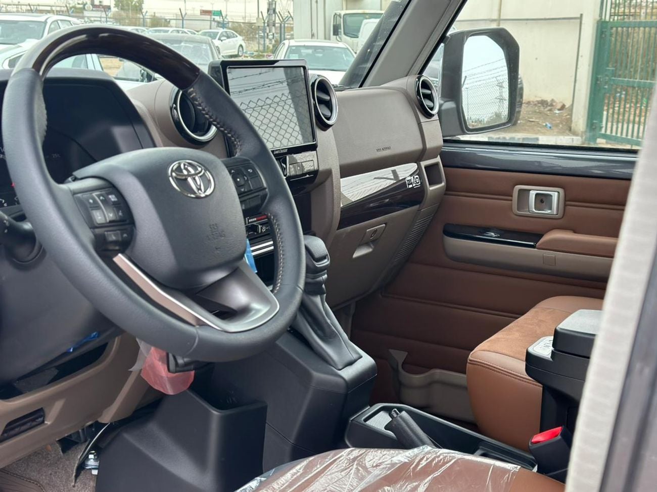 تويوتا لاند كروزر 70 LC76 DX DX 4.0L A/T