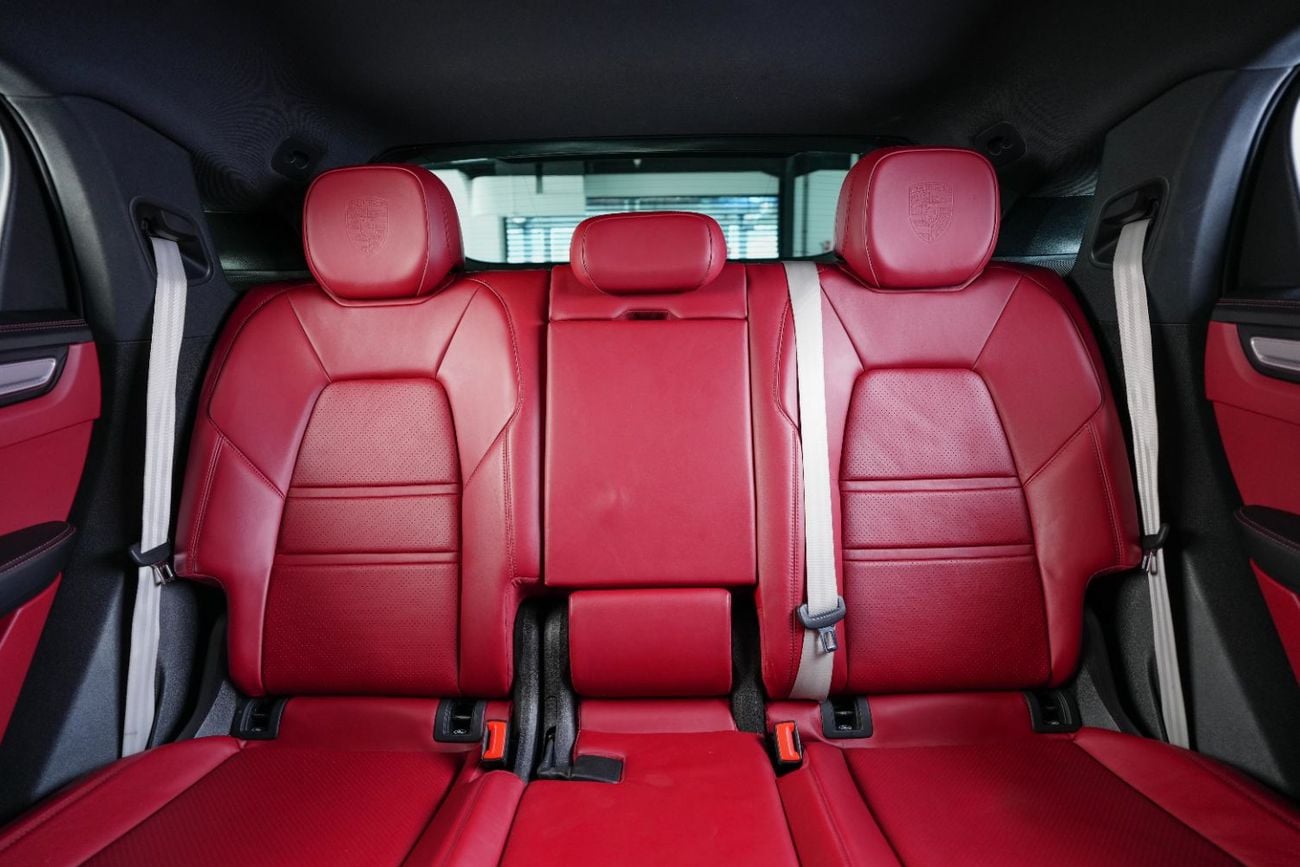 Porsche Cayenne Coupe-Platinum Edition-GCC -well maintained-Sport crono package-Warranty Available