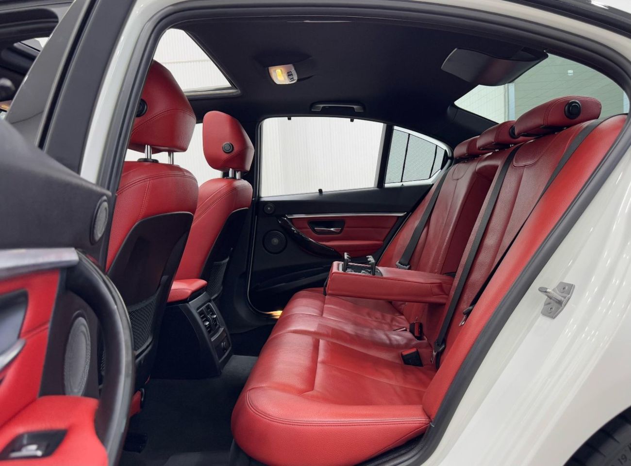 BMW 340i M-Sport 2018 BMW 340i M-Sport, Warranty, May 2027 BMW Service Pack, Excellent Condition, GCC