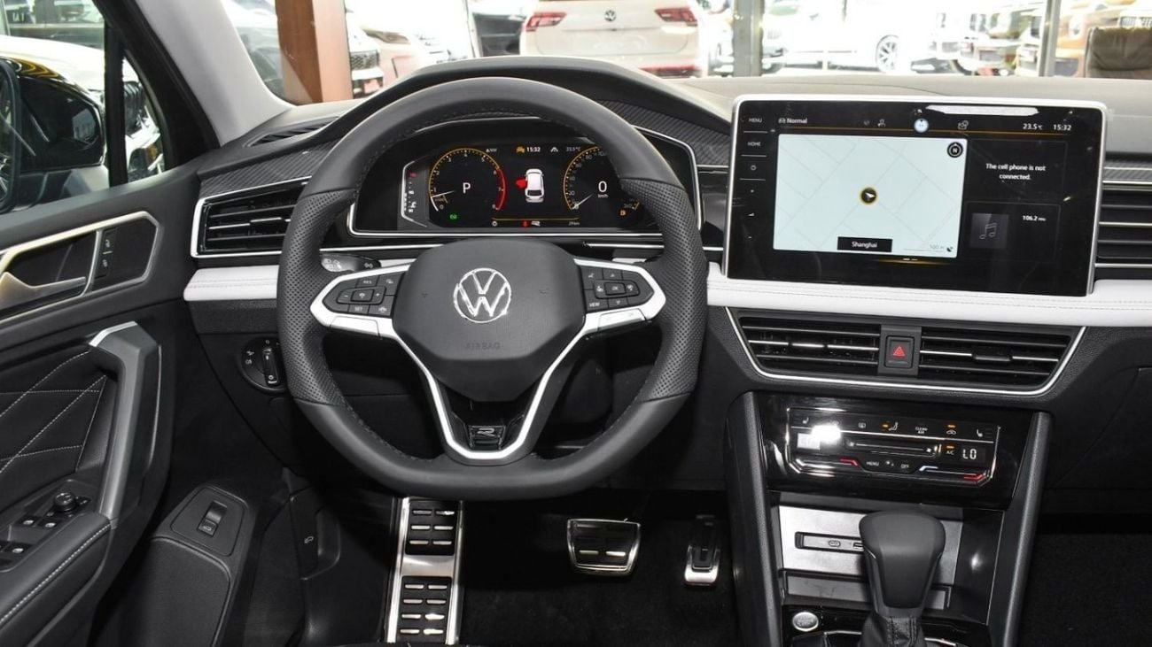 Volkswagen Tiguan VOLKSWAGEN TIGUAN R-LINE 2.0L TURBO 4-CYLINDER 2024