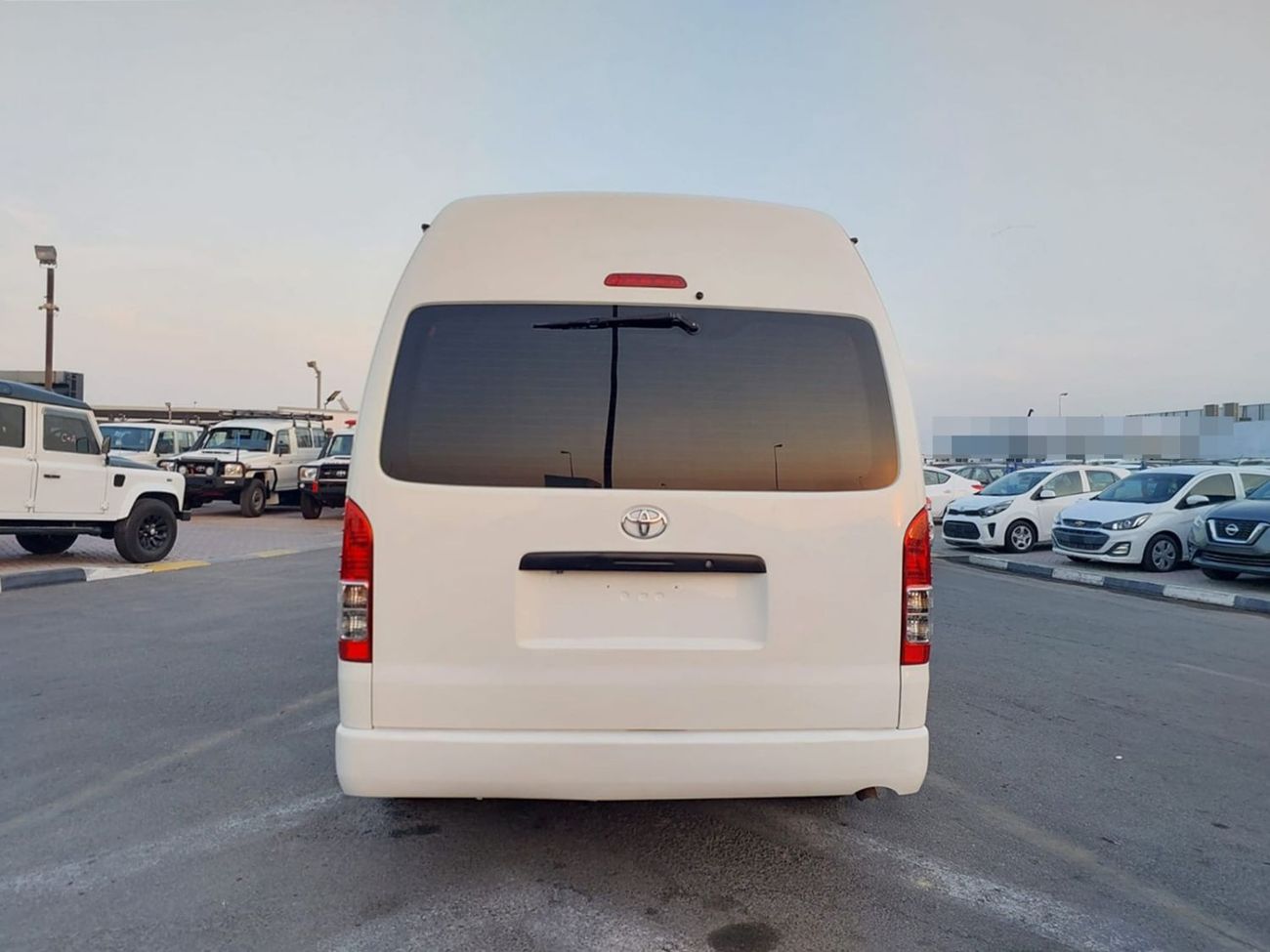 تويوتا هاياس TOYOTA HIACE COMMUTER VAN RHD 2016 MODEL 2.7 L PETROL AUTOMATIC(PM69524)