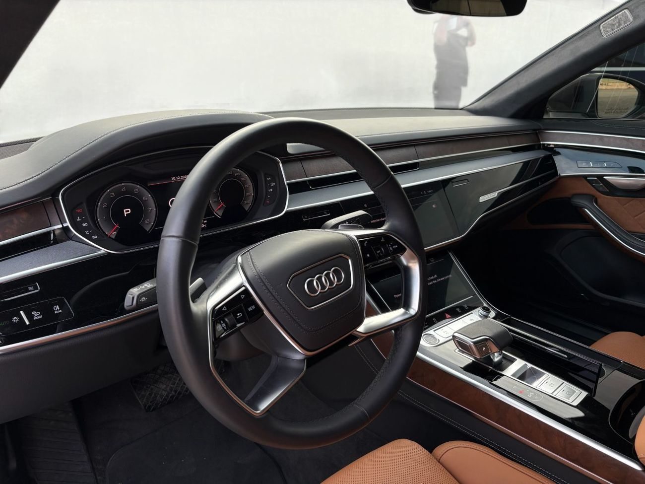 Audi A8 L 60 TFSI quattro 4.0L (454 HP) AED 6,400 P/M | 2024 | 5-Year Agency Warranty | Full Service History