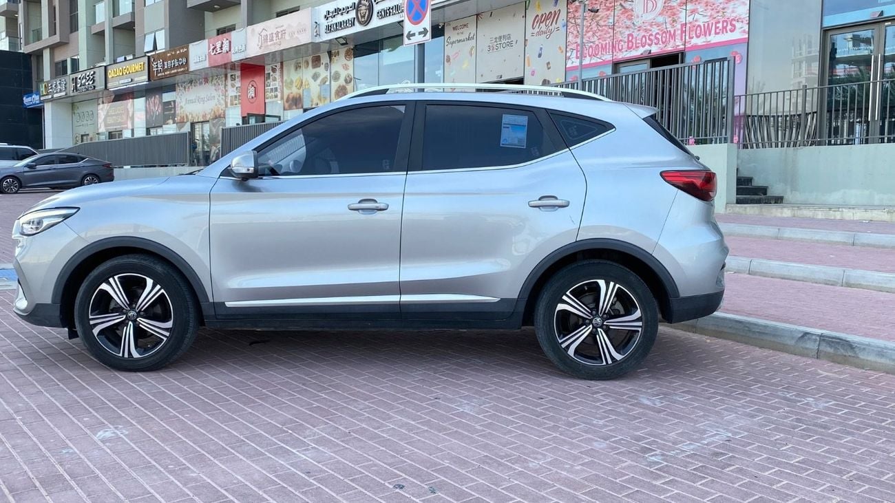 MG ZS ZS LUXURY  1.5L A/T SUV  FWD  GCC BLUE