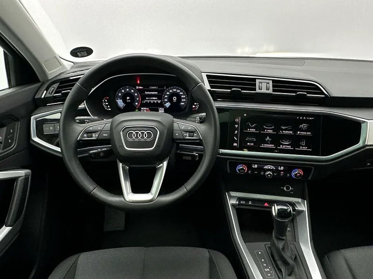 أودي Q3 35 TFSI Advanced 2.0L Advanced 35 TFSI 150hp (Ref# 27129)