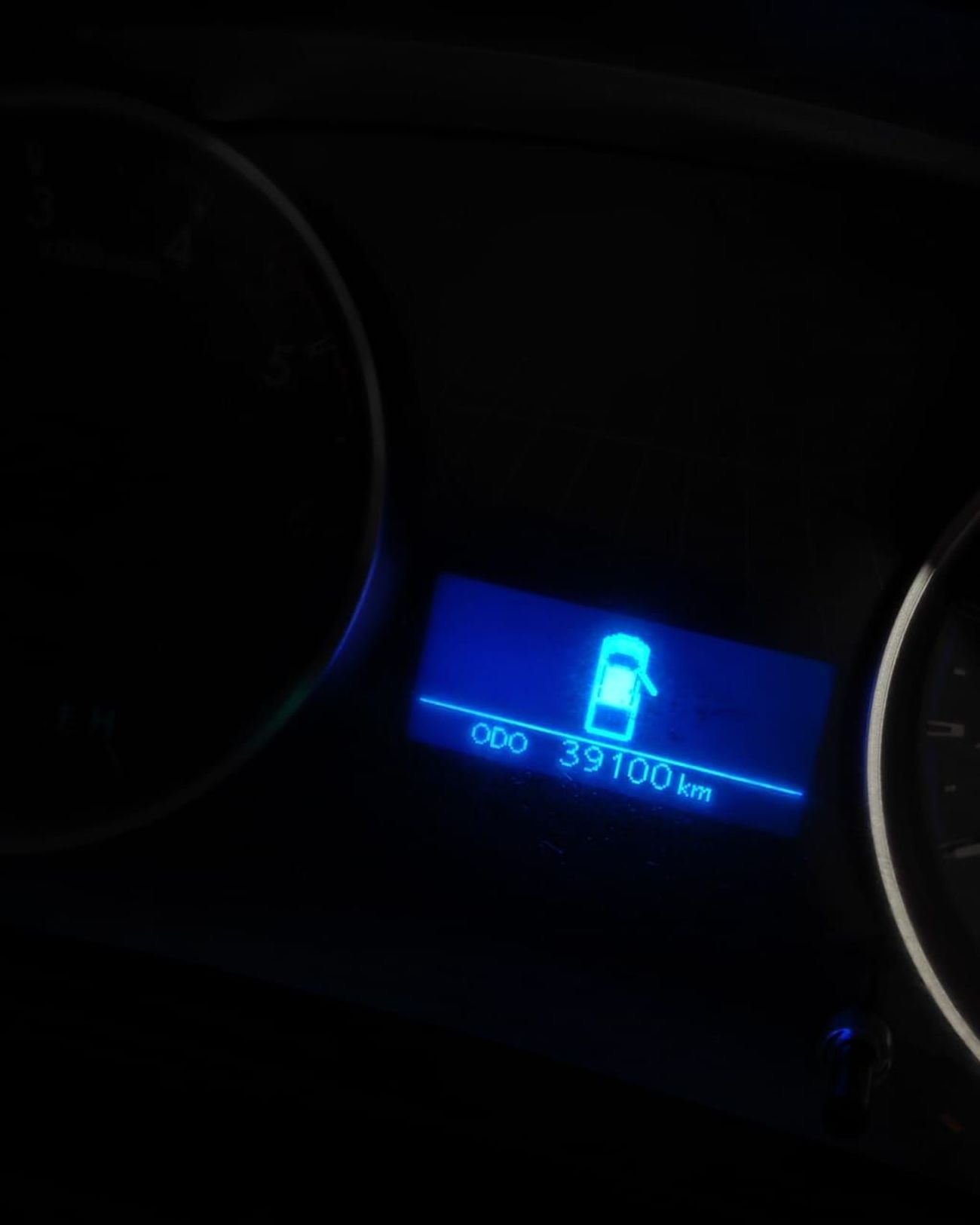 Toyota Hilux 2.8 DIESEL RIGHT HAND