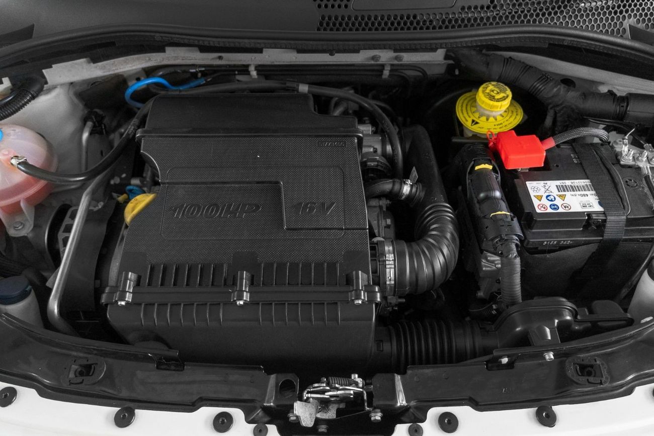 Fiat 500 2023 Fiat 500 Dolce Vita White / Full-Service History/ Dealership Warranty