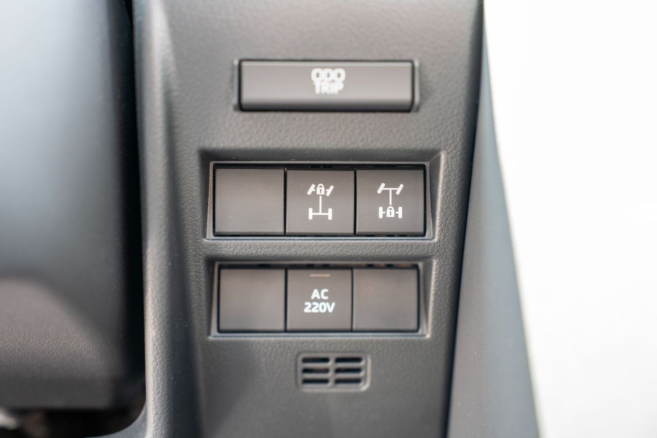 تويوتا لاند كروزر لاند كروزر GR 3.5 لتر هجين 2025