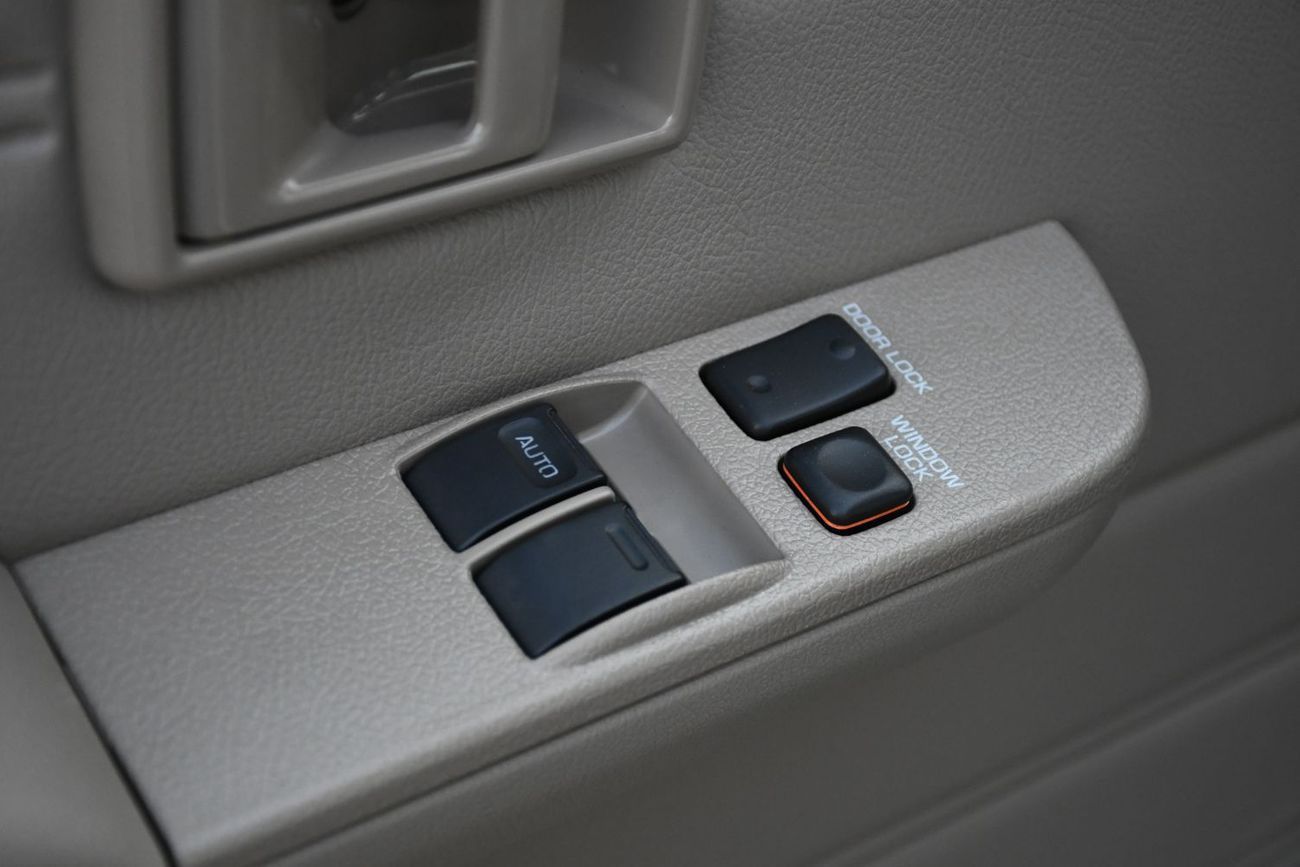 Toyota Land Cruiser 70 Hardtop 4.0L V6  Automatic Petrol