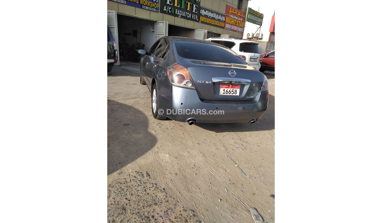 Nissan Altima