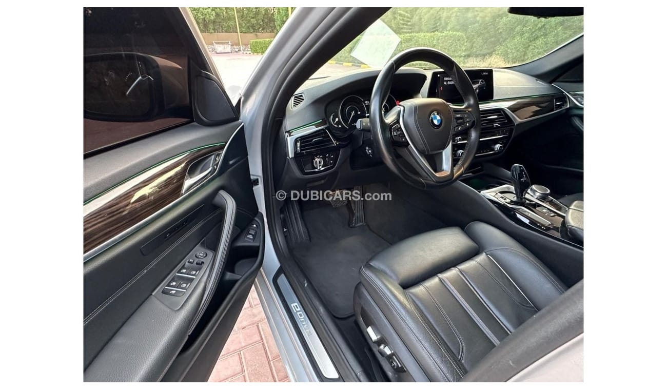 BMW 530i BMW 530e Hybird 2019 US Good Condition // Full Option